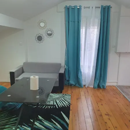 Apartment Joli Studio/bourget/cdg/paris